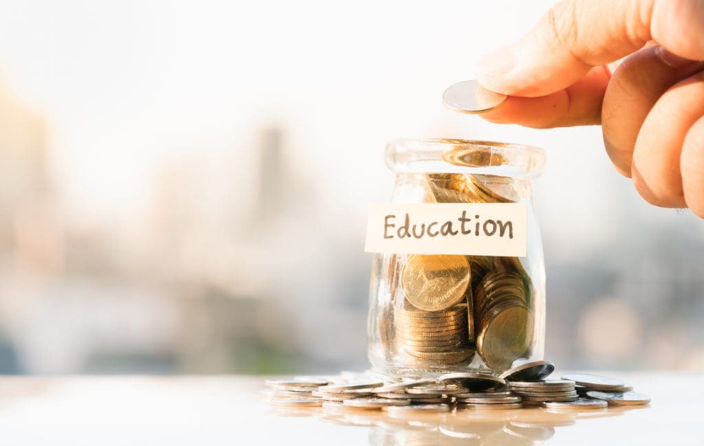 L’éducation financière à l’ère des simulateurs digitaux : mieux décider grâce aux outils en ligne