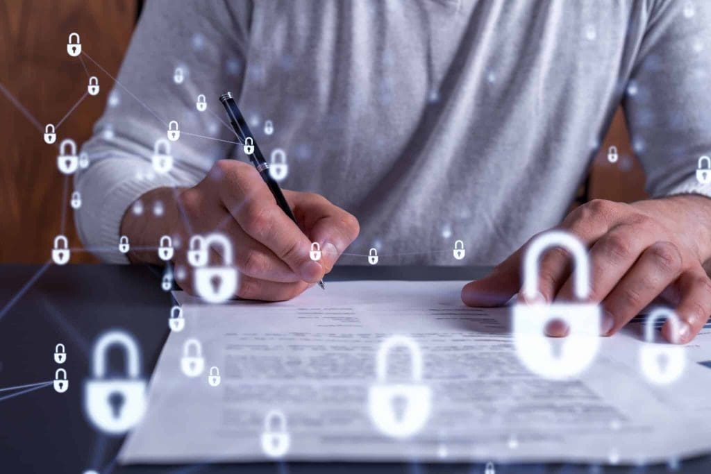 Sécurité en péril : Comment des hackers peuvent prendre le contrôle de votre tondeuse robot Yarbo à distance