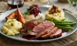 découvrez les meilleurs accompagnements pour magret de canard, alliant recettes classiques et idées audacieuses pour sublimer votre plat.