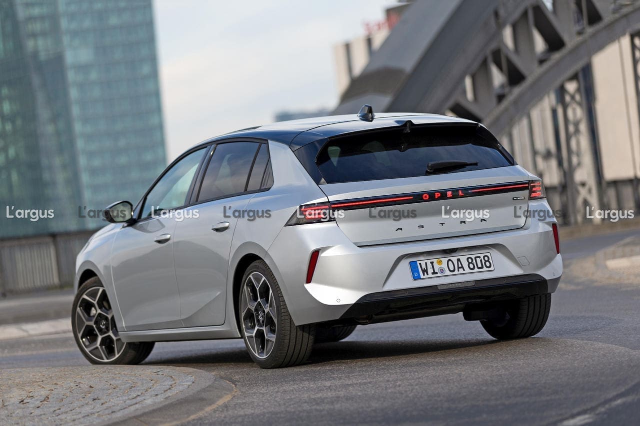 découvrez la nouvelle astra restylée avec un design affûté et une batterie renforcée. malgré ses améliorations, un point faible persiste. analyse complète ici.