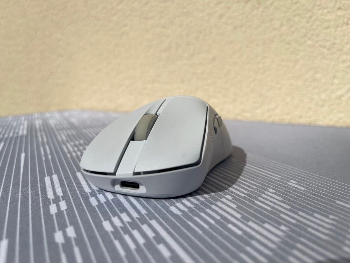 découvrez la souris asus rog keris ace ii : une combinaison parfaite de légèreté, précision exceptionnelle et design primé pour une expérience gaming inégalée.