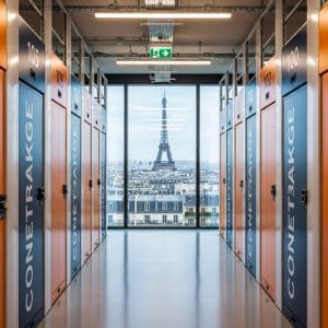 Box de stockage Paris moderne avec couloir sécurisé