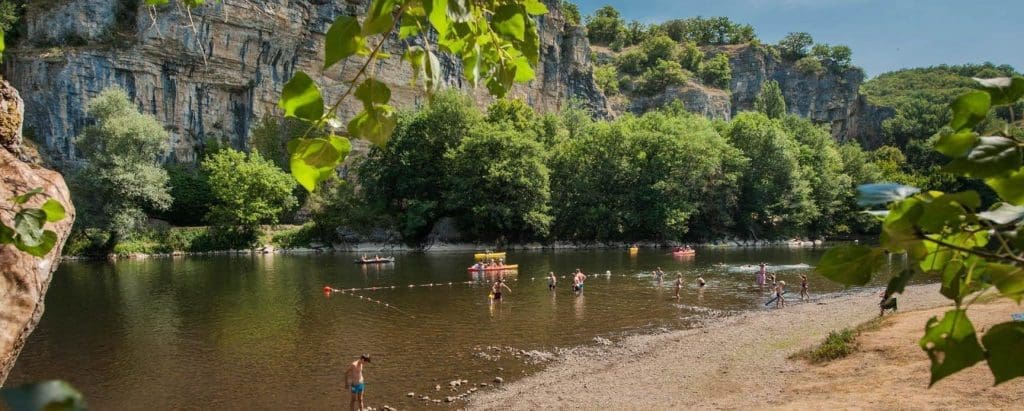 La cèze : un fleuve riche en biodiversité et en histoire