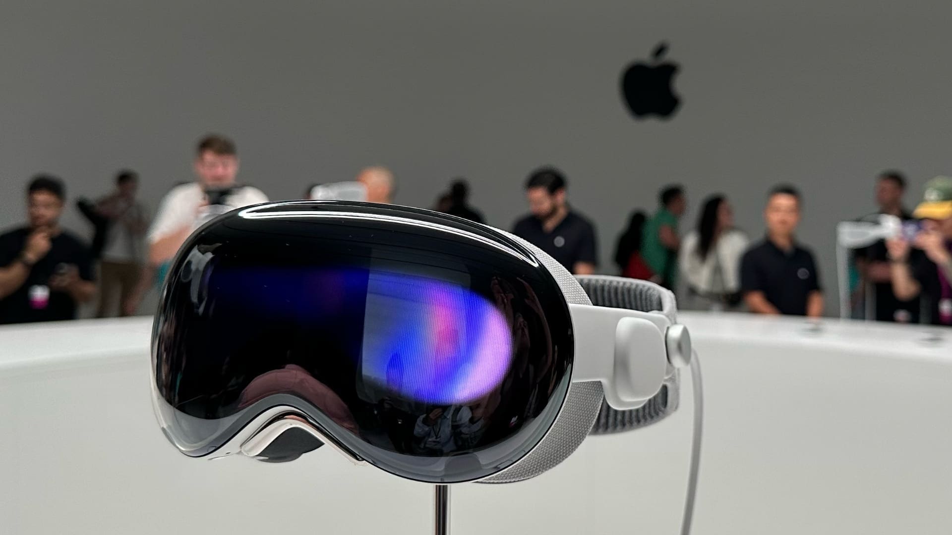 découvrez toute la puissance de l'apple vision pro 2 : performances, innovations et expérience immersive ultime. analyse des nouveautés et comparaison avec la génération précédente.