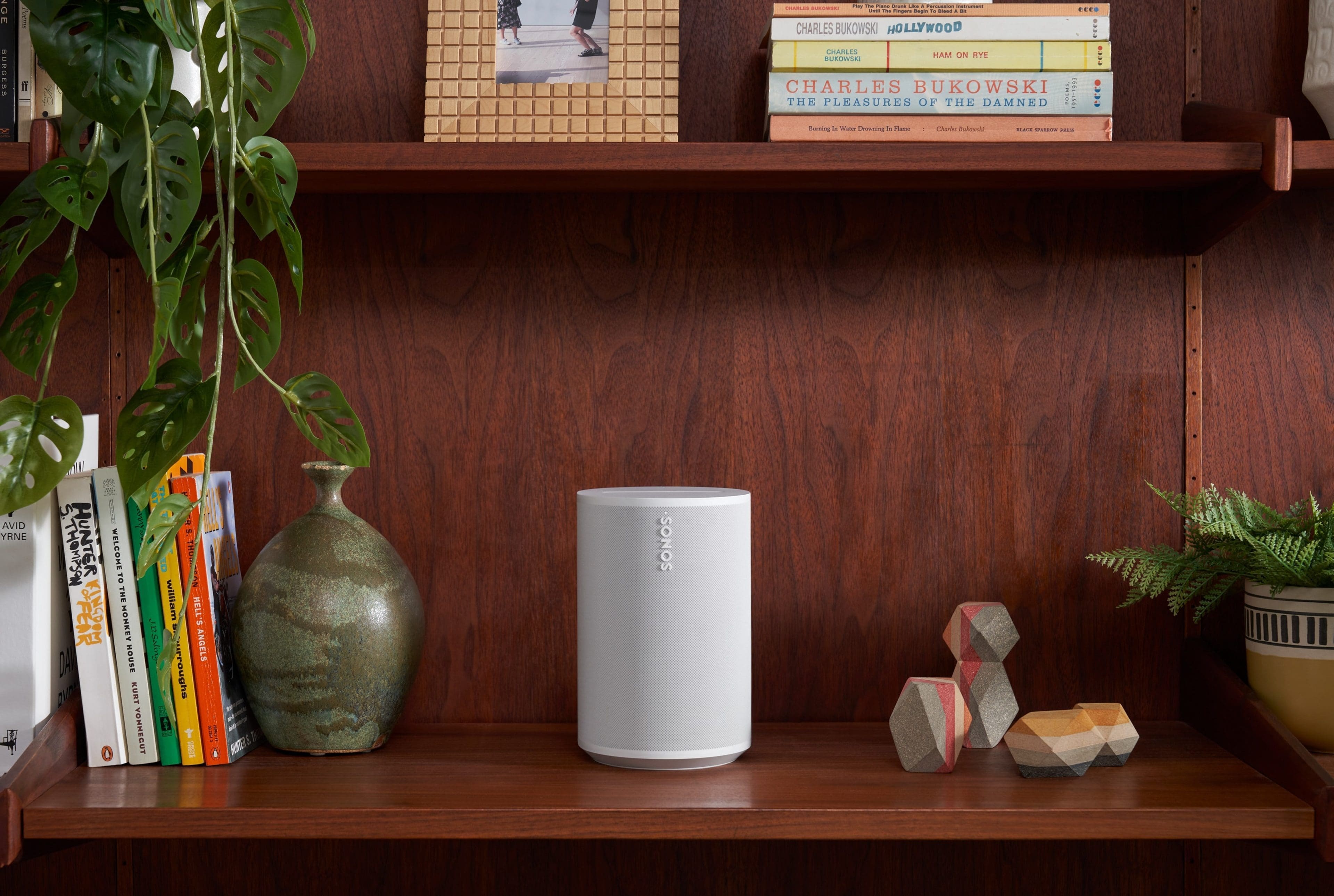 découvrez la sonos era 100 sl, la nouvelle enceinte abordable qui allie qualité sonore exceptionnelle et design élégant pour une expérience audio immersive à petit prix.