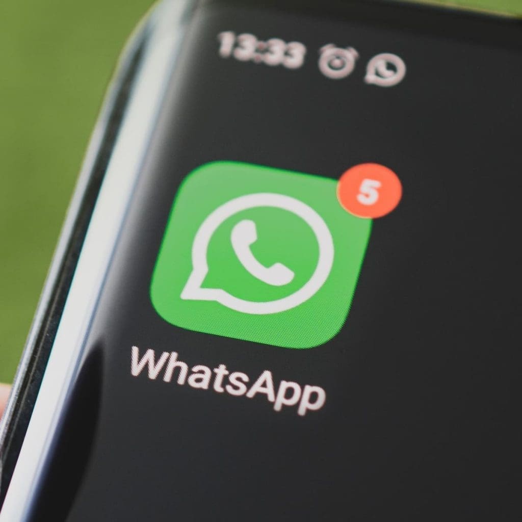 WhatsApp dépasse la simple messagerie : le chiffre colossal qui inquiète Meta pour 2026